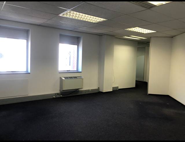 78M² OFFICE TO LET IN ROSEBANK
